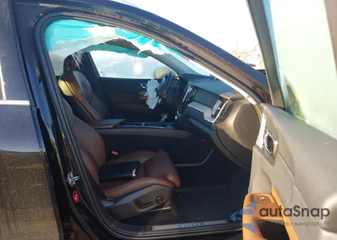 2018 Volvo Xc60 T6 Inscription from USA, damaged, VIN LYVA22RL5JB082884